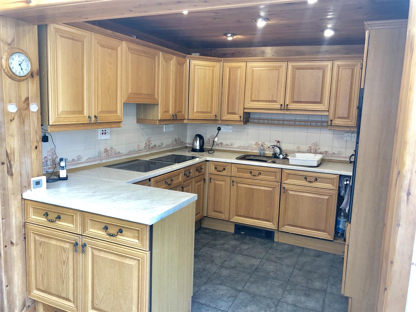 KITCHEN/BREAKFAST ROOM